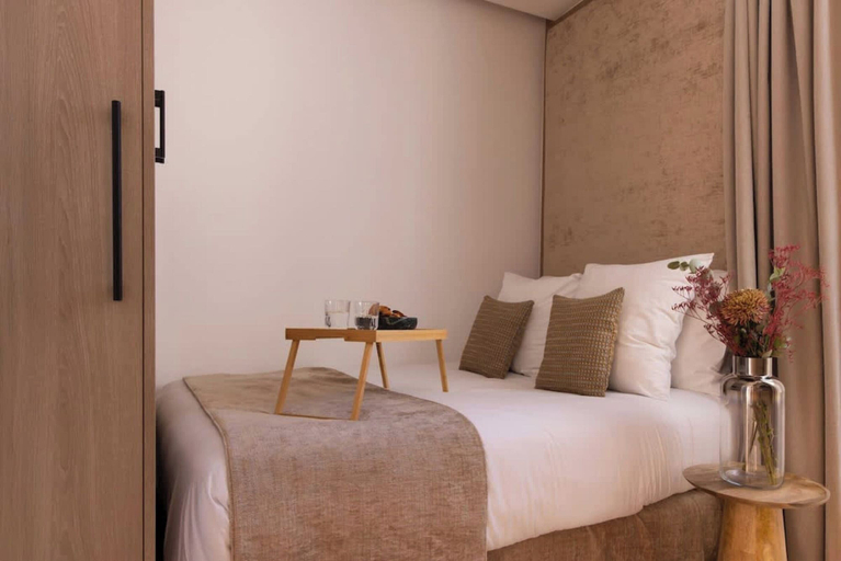 Living room 2, Charming Modern Studio With AC - Le Marais, Paris