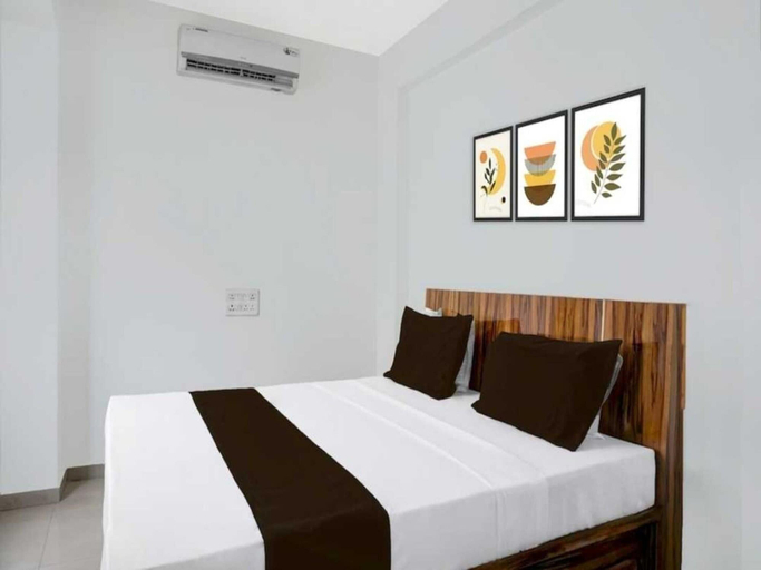 Room 4, Hotel O Kamal Stay Inn, Pune