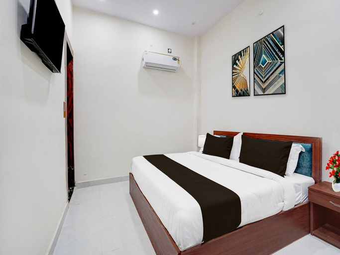 Room 4, Super Hotel O Shree Ji Puram, Mathura