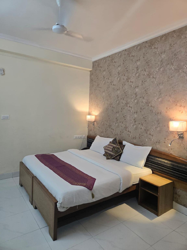 Bedroom 5, Hotel Gaurav Near Sindhi Camp Bus Stand, Jaipur