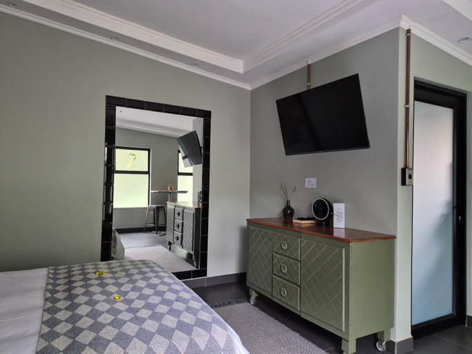 Bedroom 2, Febe-Mari Guesthouse, Ngaka Modiri Molema