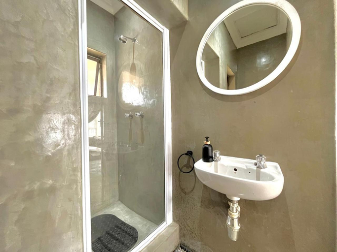 Bathroom 3, OR Tambo Stay Unit 1, Ekurhuleni