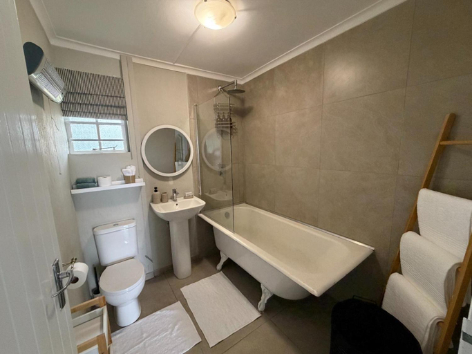Bathroom, Tranquility Farmstays, Uthukela