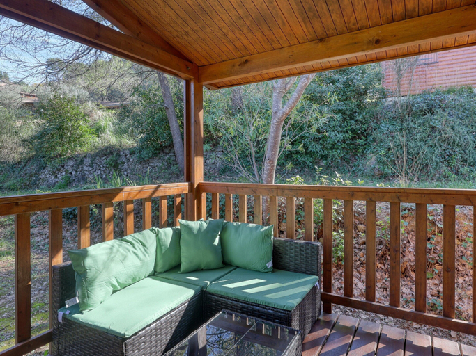 Balcony 4, Quiet Detached Chalet for Five, Var