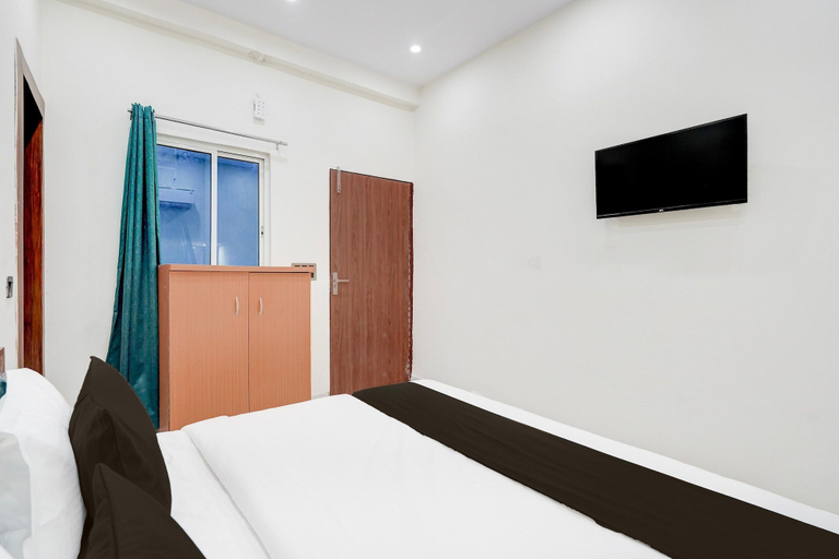 Room 3, Deluxe With Twin Bed Shri Hari Palace, Mathura