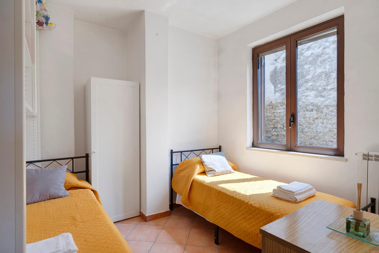 Bedroom 2, Borgo San Martino, Salerno