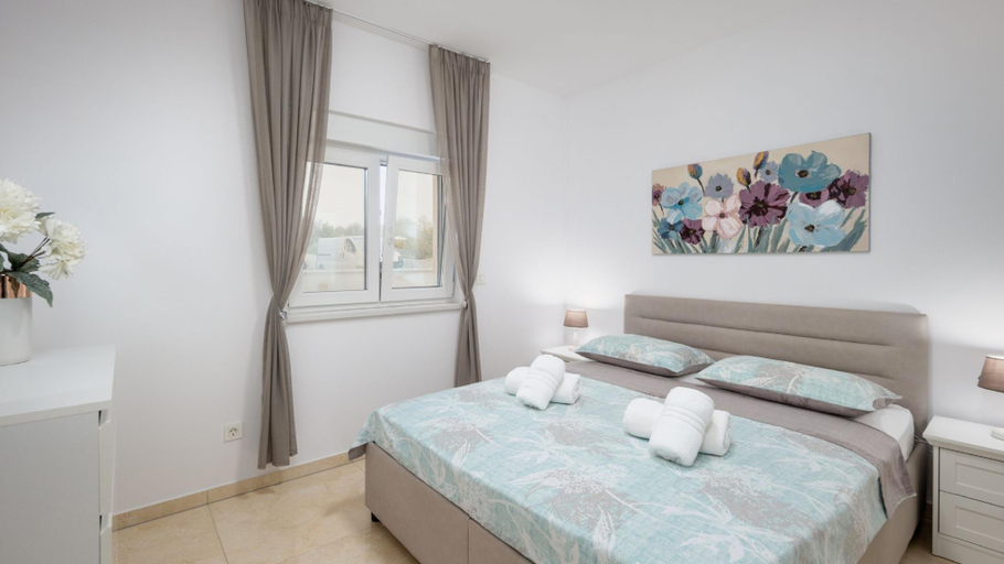 Bedroom 2, Villa Shaula 2, Bilice