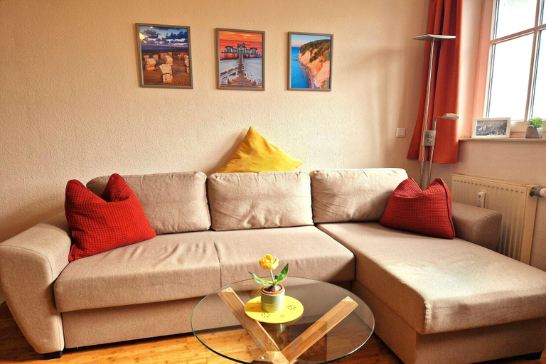Living room 5, Grosszugige Ferienwohnung im Seepark Sellin Ostseenah mit Balkon, Vorpommern-Rügen