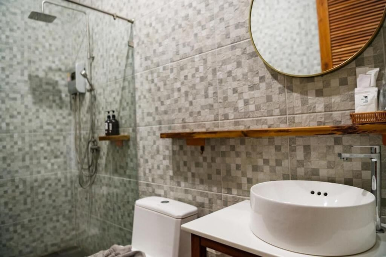 Bathroom 5, PhlaidamhillSichon, Sichon