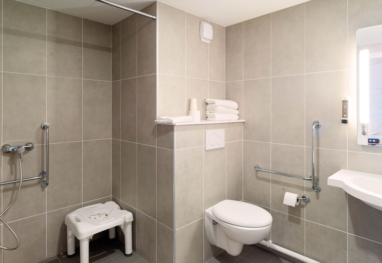 Bathroom 4, B&B Hotel Paris Clichy-Sous-Bois, Seine-Saint-Denis