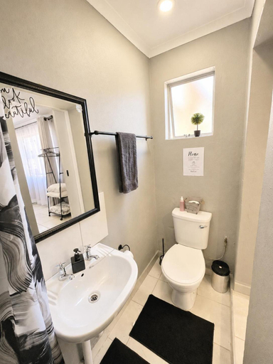 Bathroom 2, Zhantique Guest House 2- Unit 11, Ekurhuleni