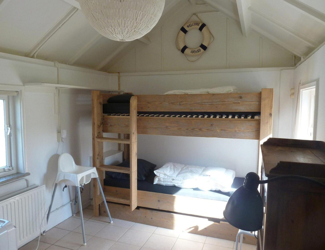 Room 2, Bungalow Near Dishoek Beach, Veere
