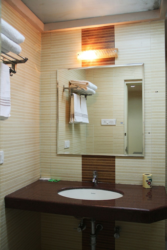 Bathroom 3, The Manor Hotel, Aurangabad