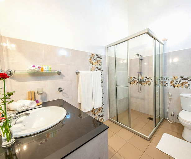 Bathroom 4, Thuruliya Hotel, Kothmale