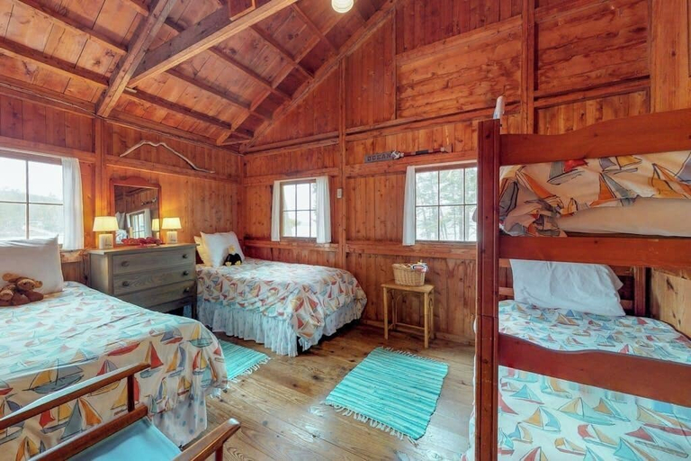 Room 3, Waterfront Cabin With Ocean View & Private Dock, Lincoln