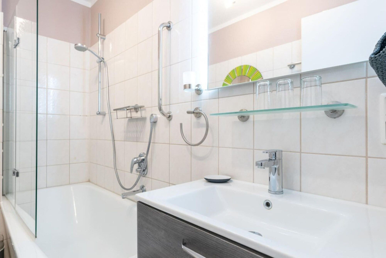 Bathroom 4, Exklusive Auszeit an der Ostsee mit Balkon, Vorpommern-Rügen