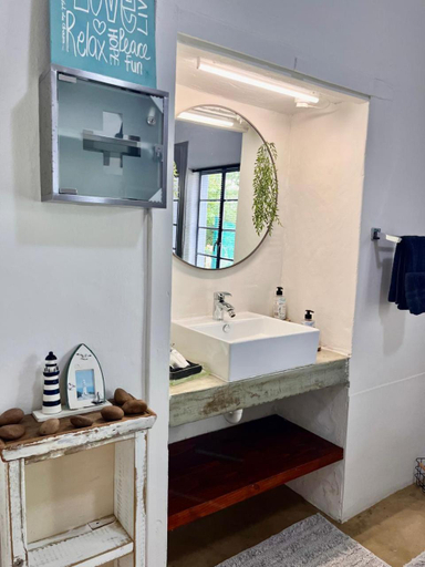 Bathroom 4, Hephzibah inn Guest house and venue, Cape Winelands