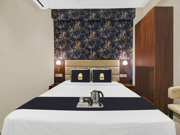 Room 2, Townhouse Oak Hotel Lake View Royal, Kolkata