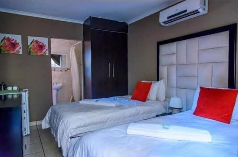 Bedroom 2, Lv Guest house mafikeng, Ngaka Modiri Molema