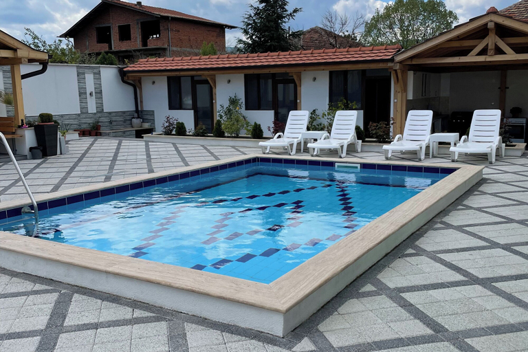 Pool 5, Sleeps13-privatepool-aircon-familyfriendly, Strumyani