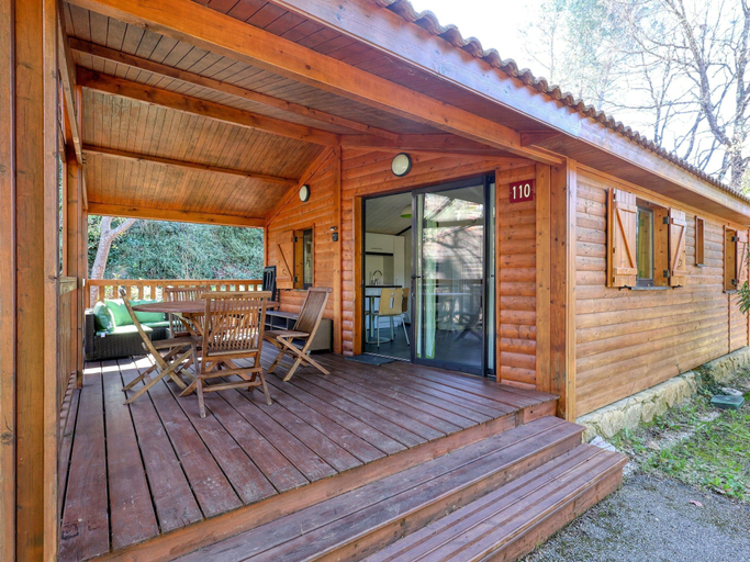 Balcony 2, Quiet Detached Chalet for Five, Var