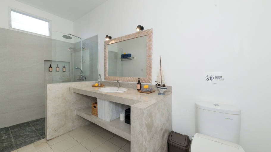 Bathroom 4, Villa Hiburan 2 by Villa Finder, Badung