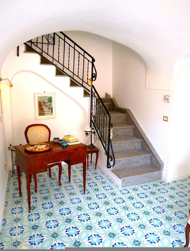 2, Villa terrazza e la luna, Salerno