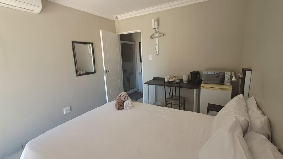 Bedroom 3, Chrisserus Guest Rooms, Mangaung