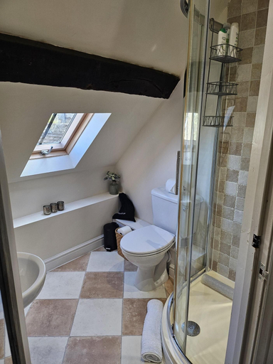 Bathroom 3, Cotswold Cottage Guest House, Gloucestershire