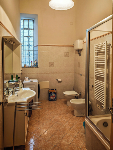 Bathroom 4, Zia Maria, Reggio Di Calabria