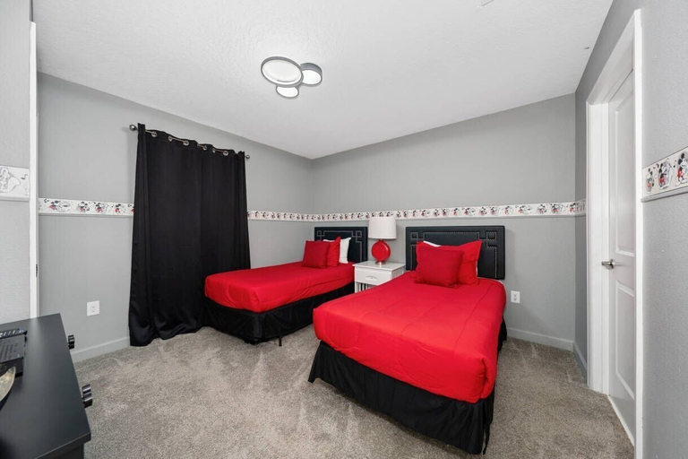 Room 4, 6BR Championsgate Home · Pool · Near Disney, Osceola