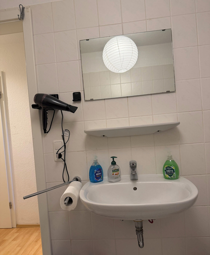 Bathroom 4, Modernes Gemütliches Studio Zimmer, Pinneberg