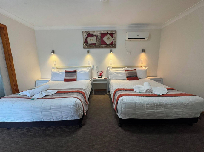 Bedroom 3, Karuah Motor Inn, Port Stephens