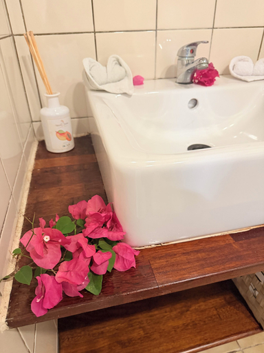 Bathroom 5, Villa Ixora