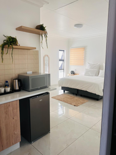 Bedroom 2, Zindiza Guesthouse 2, Nkangala