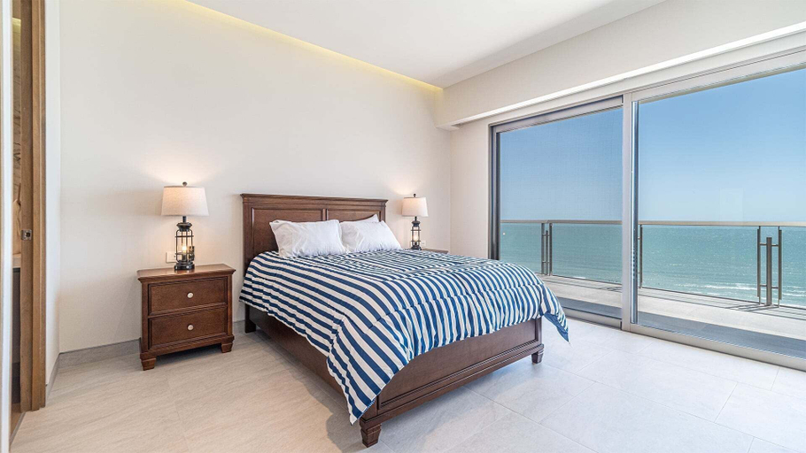 Room 4, The Grand Horizon Élite - 4br/4ba Beachfront Condo, Puerto Peñasco