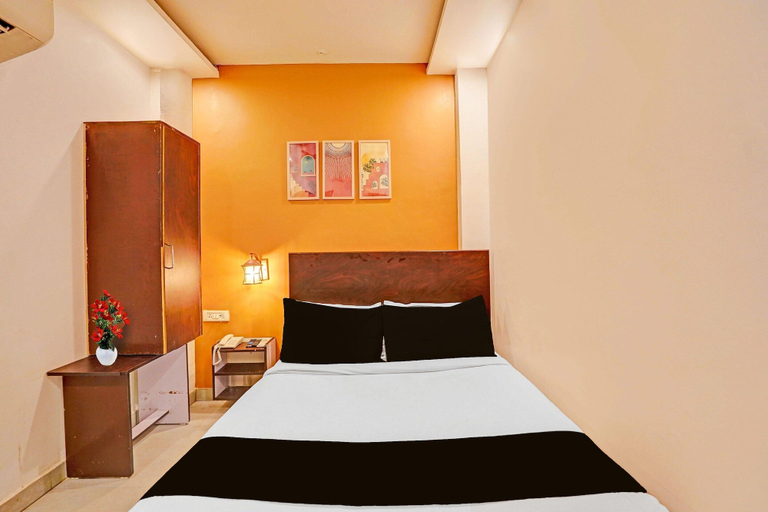 Room 4, Classic Prayagraj Bus Stop Sonica Gold, Kaushambi