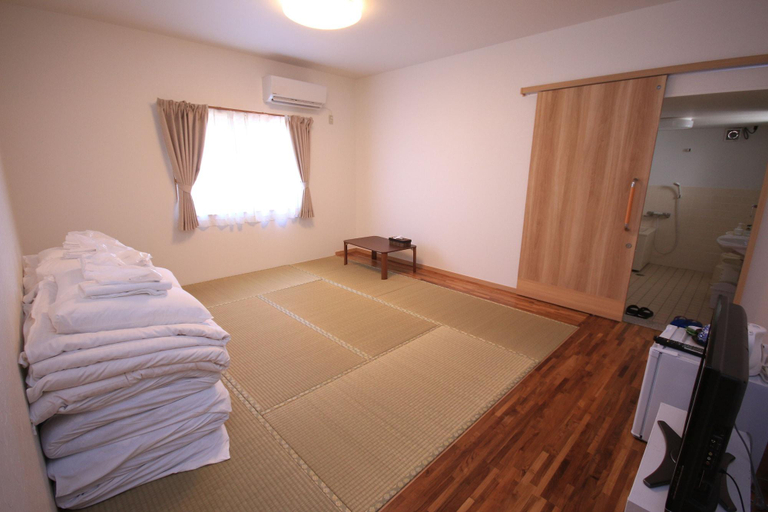 Bedroom 2, Minsyuku Funatsukiba, Ishigaki