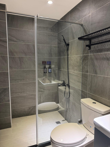 Bathroom 5, Long Lang Hotel , Tainan
