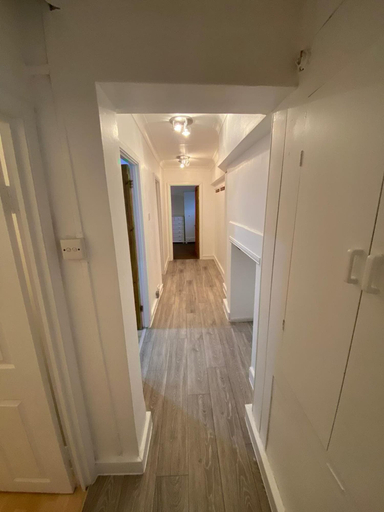 Room 3, Large 3 Bedroom Flat Earl s Court West Kensington, London