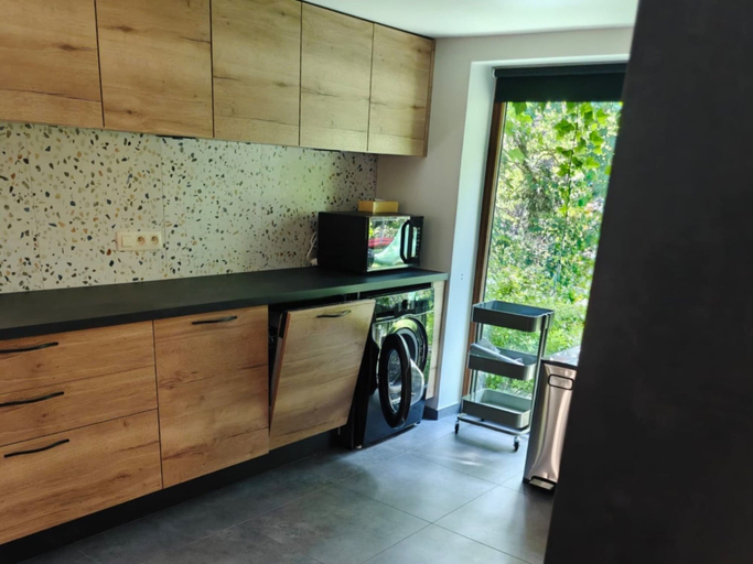 Private kitchen 4, Couple Getaway With Garden in La Roche, Luxembourg