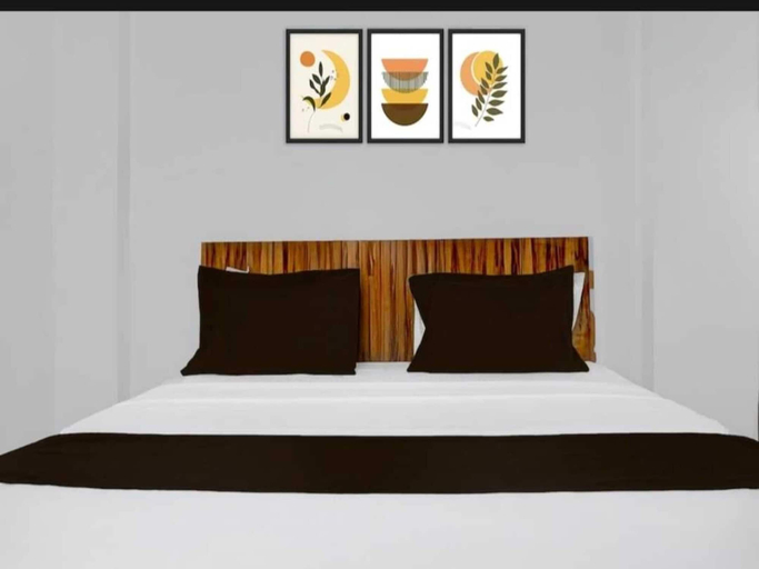 Room 5, Hotel O Kamal Stay Inn, Pune