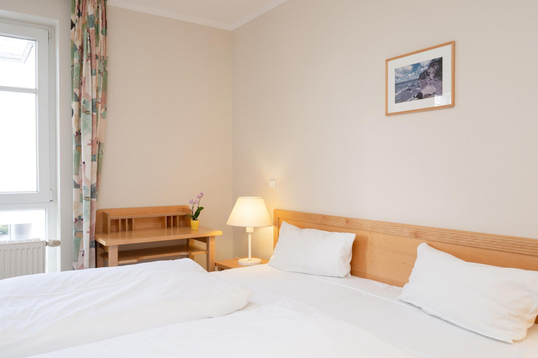 Room 2, Ferienwohnung mit Balkon Ostseenah in Sellin, Vorpommern-Rügen