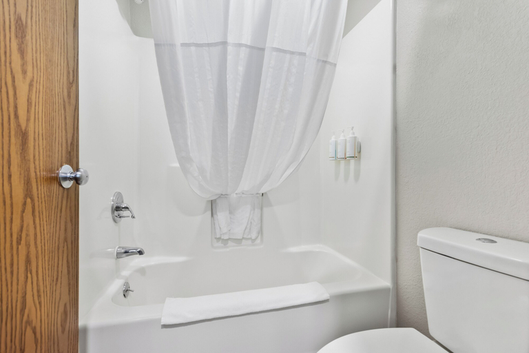 Bathroom 4, Days Inn By Wyndham Sheridan, Sheridan