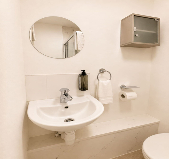 Bathroom 4, Standard Double Room, Oxfordshire