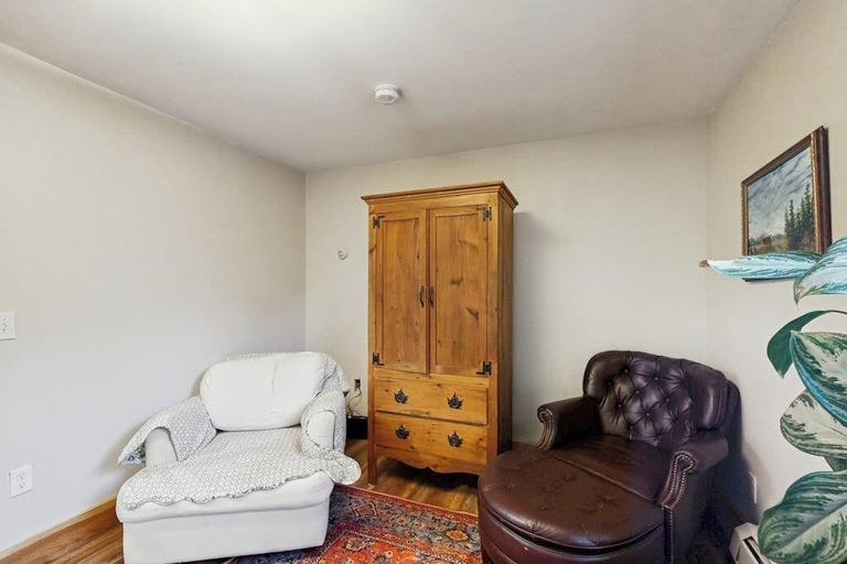 Interior, 2-story Apartment Steps From the Harbor & Downtown, Lincoln