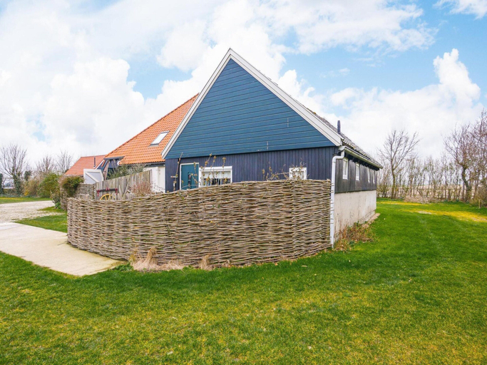 Exterior, Cosy Suite in Village of Callanstoog, Zijpe