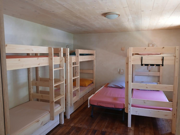 Bedroom 2, Gite d'Etape et de Sejour de Meolans, Alpes-de-Haute-Provence