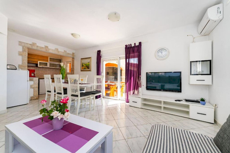 Living area 3, Pool & Jacuzzi Home Nadalina, Vodice