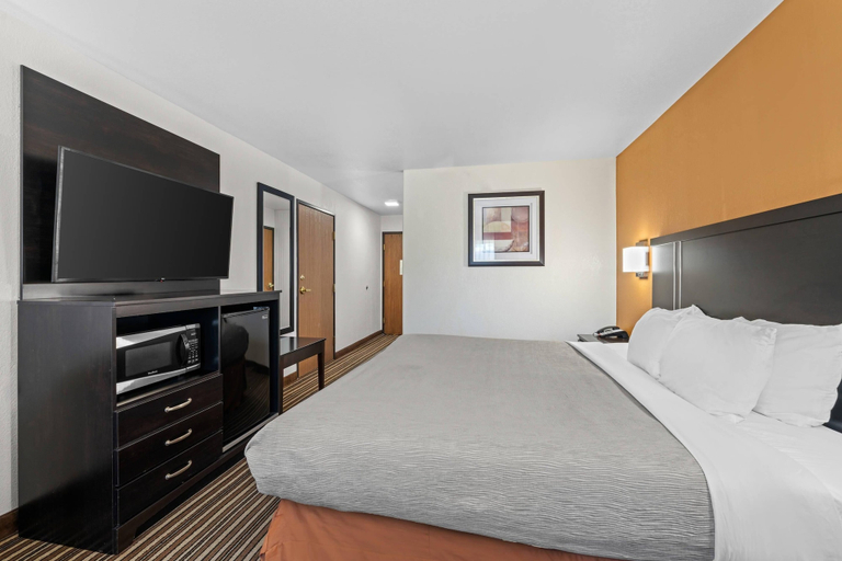 Bedroom 3, Quality Inn Dodge City, Ford